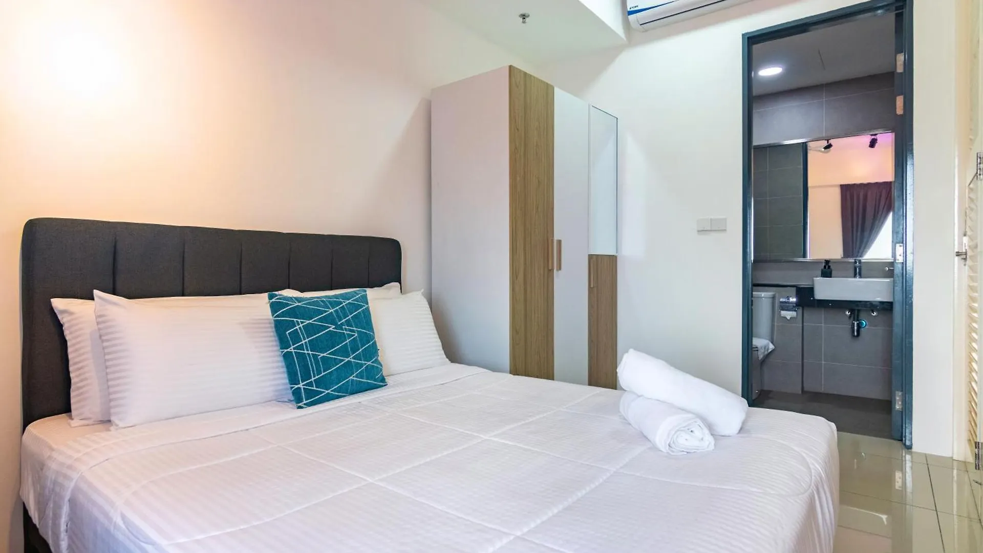 Tropicana 218 Macalister X Airlevate Suites George Town 0*,  Malaisie