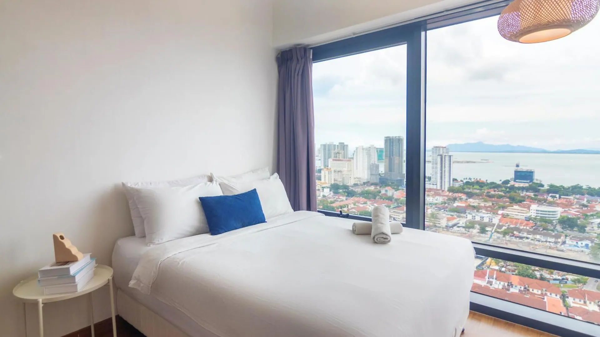 Tropicana 218 Macalister X Airlevate Suites George Town