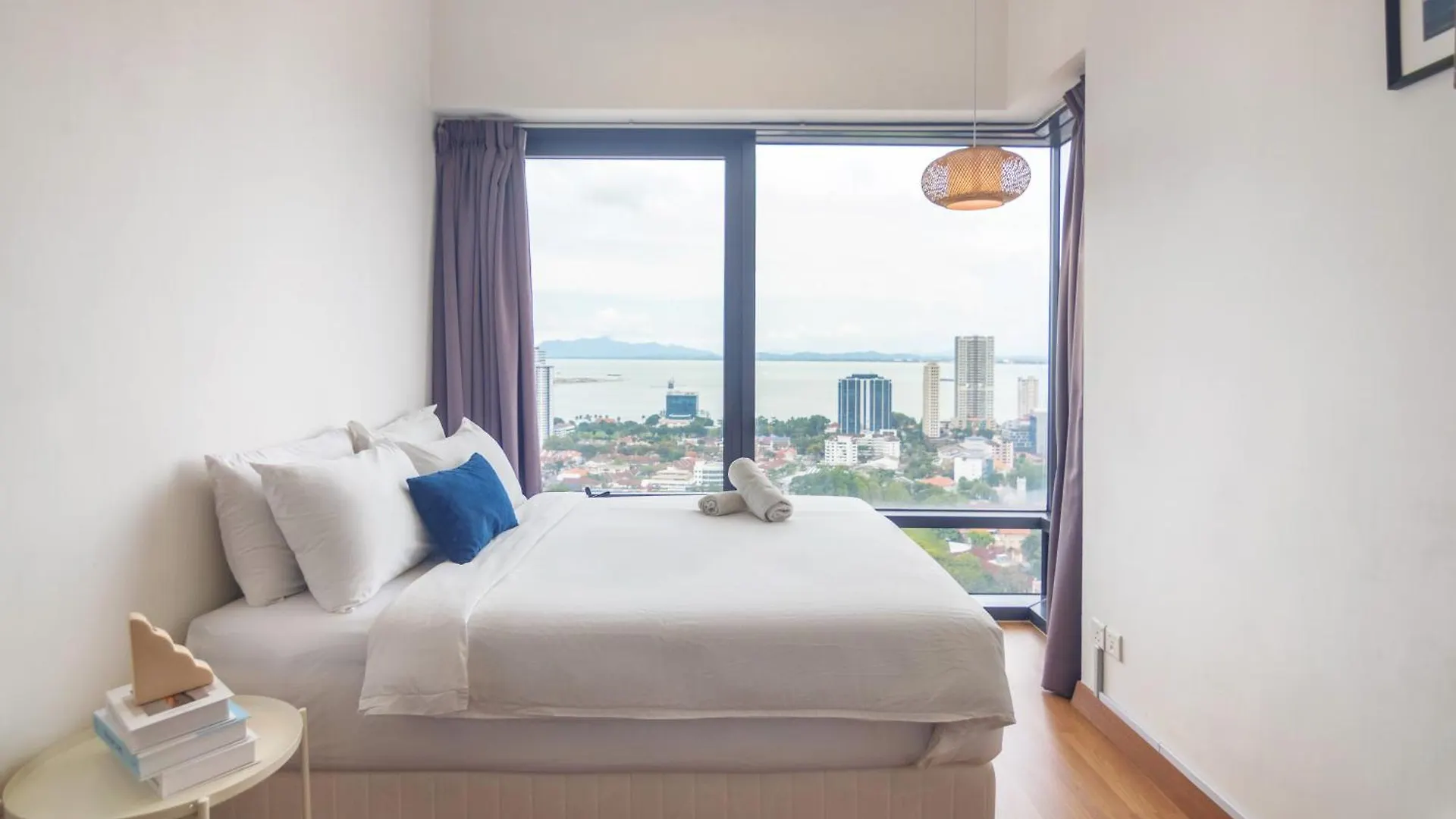 Tropicana 218 Macalister X Airlevate Suites George Town 0*,