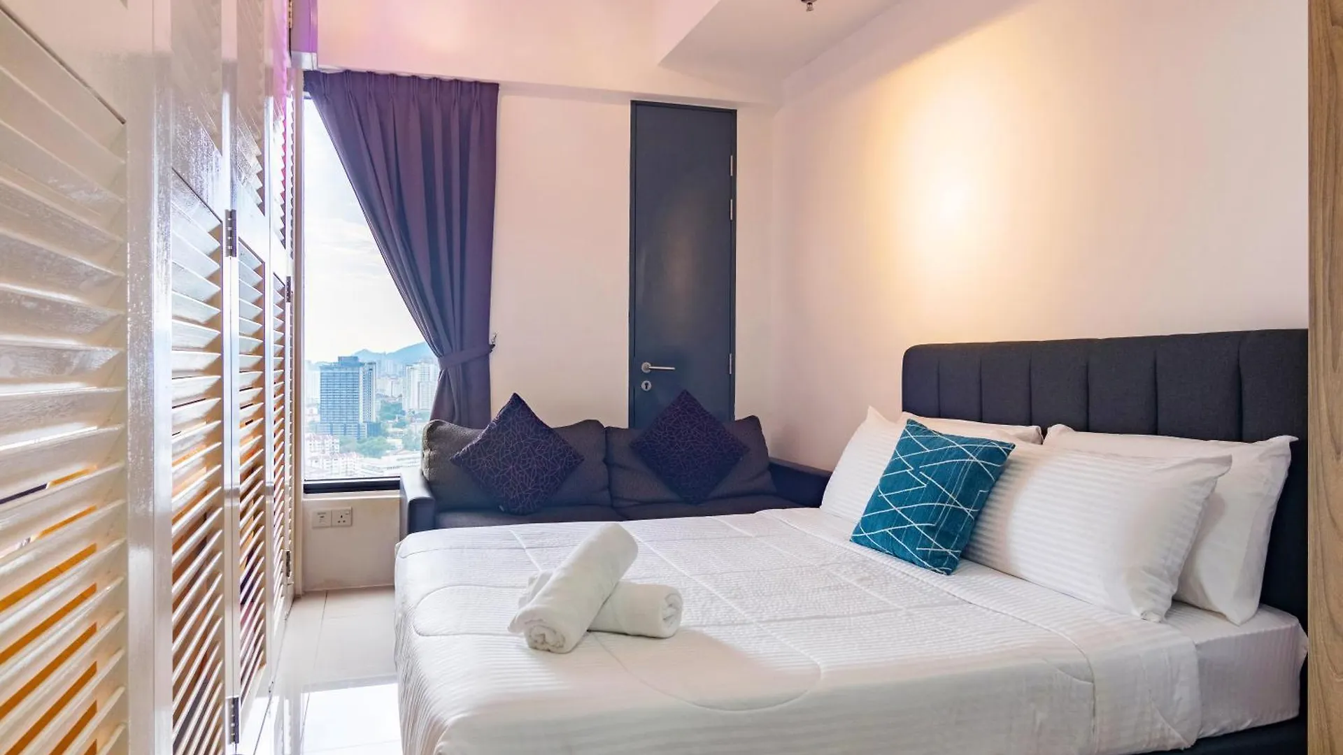 Tropicana 218 Macalister X Airlevate Suites George Town
